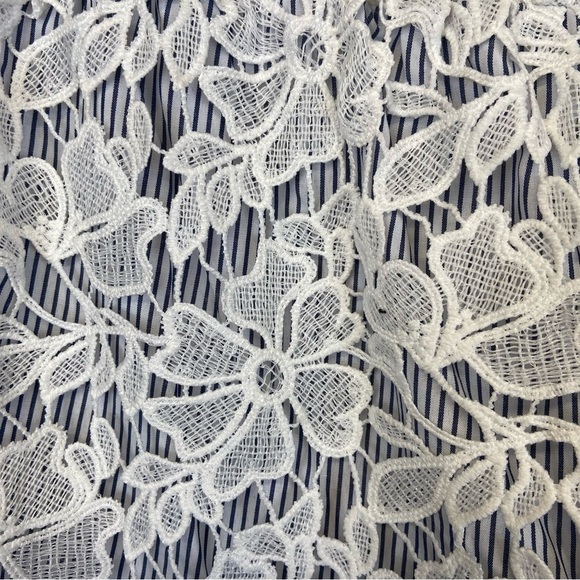 NEW! ADIVA White Crochet Embroidered Overlay Shorts High Waist 2” Inseam Large - Picture 3 of 13